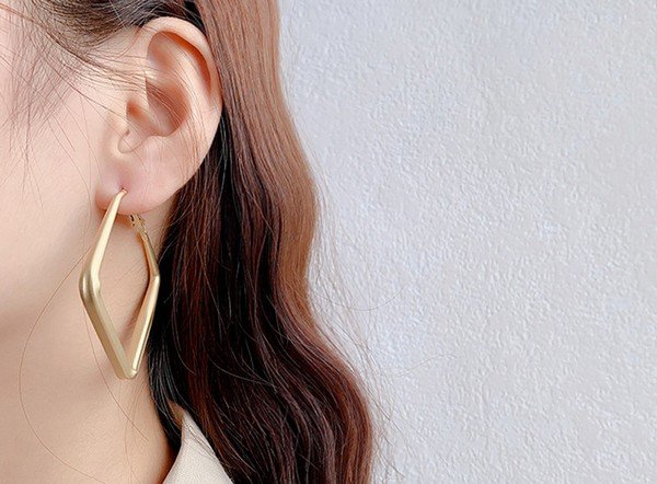 bong-tai-bac-nu-ca-tinh_3 Bông tai khối hình học