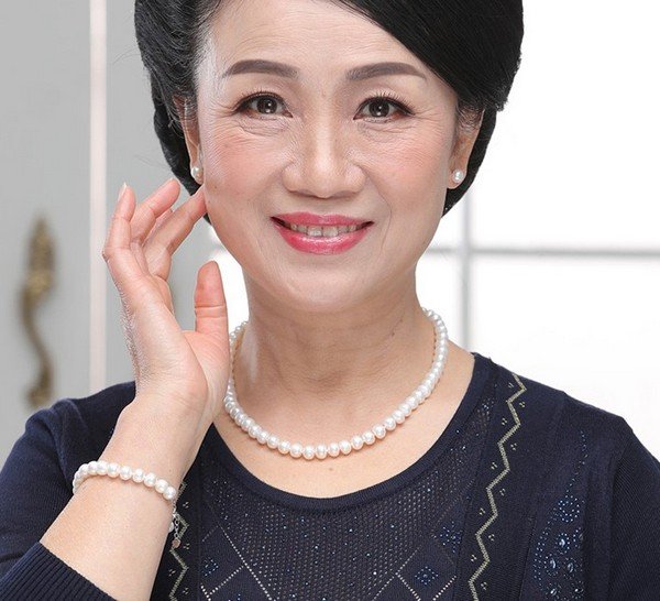 Bông tai cho mẹ