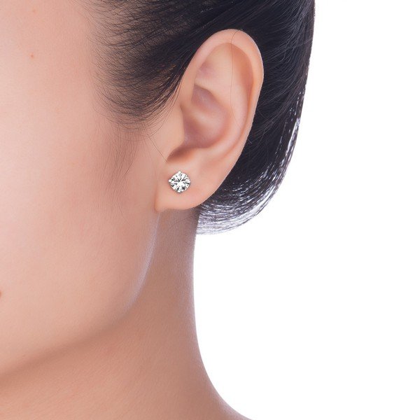 Bông tai kim cương nụ cổ điển