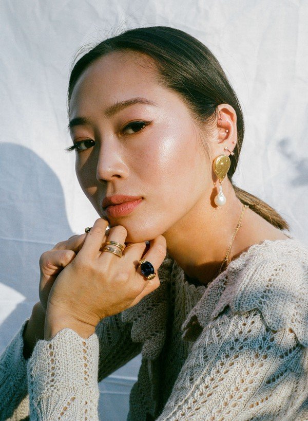 Vì sao đeo bông tai nữ cá tính lại là xu hướng 