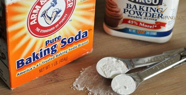 dung-nhan-cuoi-doan-con-trai-hay-gai