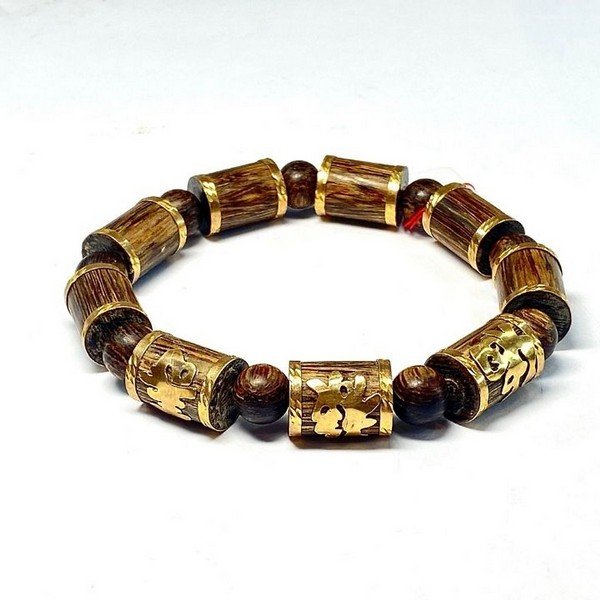 Lắc tay trầm hương bọc vàng