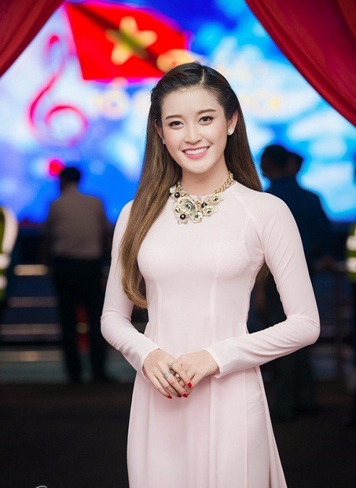 mac-ao-dai-deo-bong-tai-gi_5 Mặc áo dài đeo bông tai gì