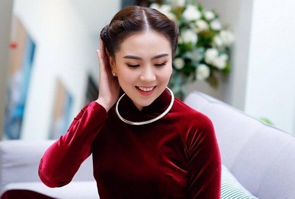 mac-ao-dai-deo-bong-tai-gi_7 Mặc áo dài đeo bông tai gì
