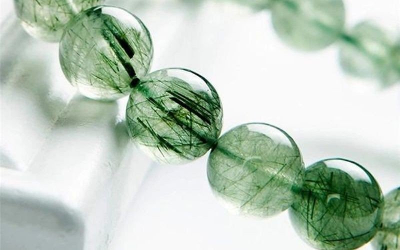 Tại sao trên thị trường lại có nhiều đá thạch anh tóc xanh giả